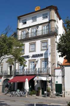 www.hoteljardimviana.pt
