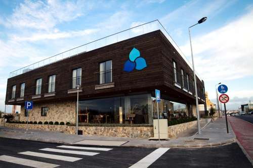 www.surferslodgepeniche.com