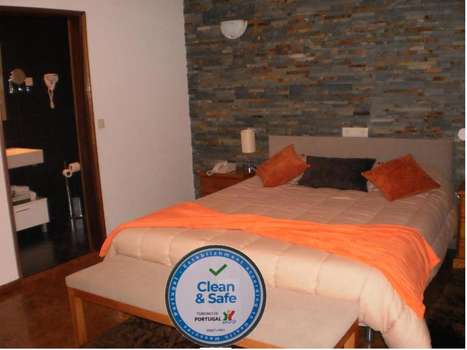 www.hotelsantaapolonia.pt