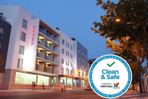 www.hotelazinheira.com