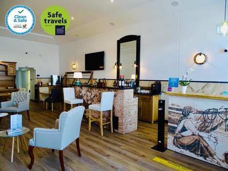 www.hotelpoveira.com
