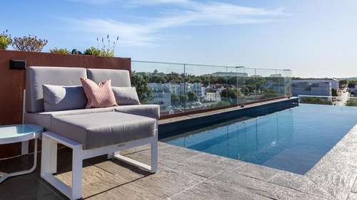 www.vitoriastonehotel.com