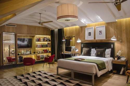 www.hotelbrownscentral.com