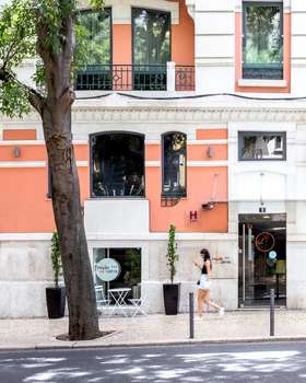 www.hotelluena.com
