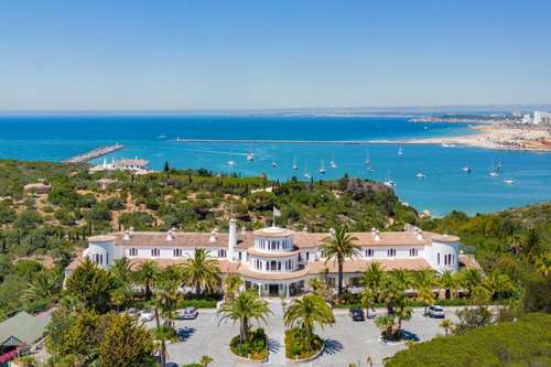 www.hotel-casabela.com