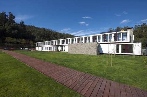 www.hotelparqueserradalousa.pt