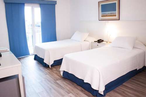 www.hotelcecilia.com.py