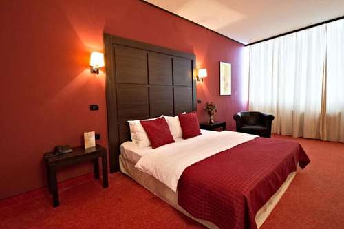 www.hotelaurelia.ro