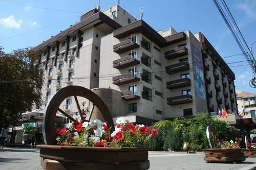 www.hotelrapsodia.ro