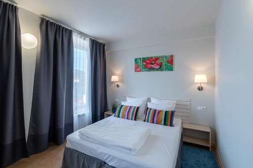 www.loyalguesthouse.ru