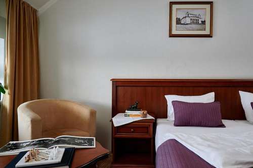 www.azimuthotels.com