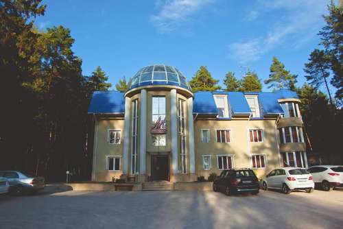 www.arthotel-karaskovo.ru
