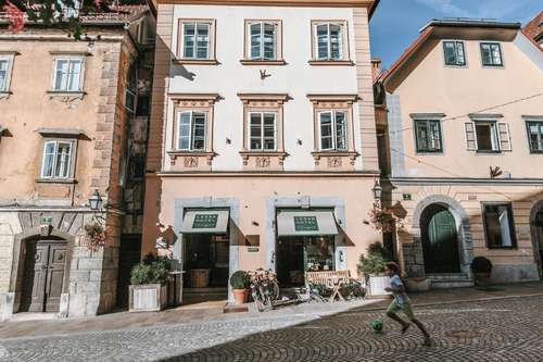 www.angelhotel.si