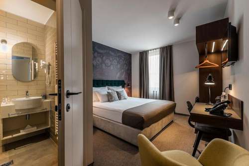 www.hotelmrak.si