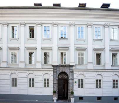 www.antiqpalace.com