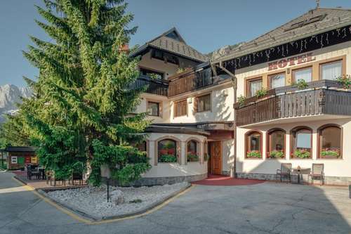 www.hotelmiklic.com