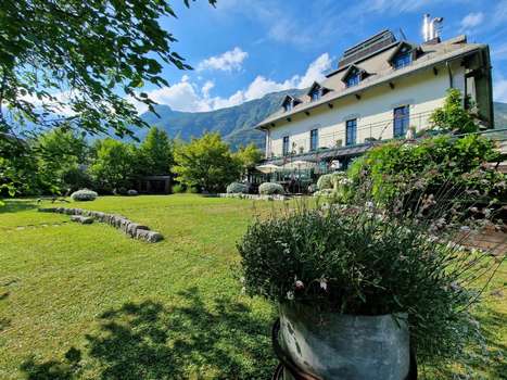 www.dobra-vila-bovec.si