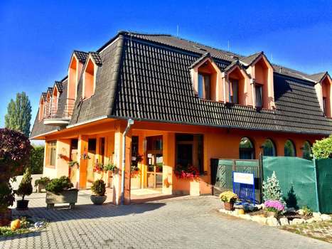 www.hotelsenica.sk