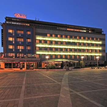 www.hotelduklapresov.sk