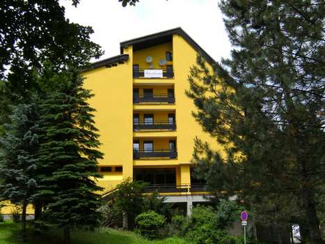 www.hotelsmrecina.sk