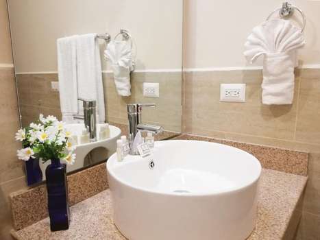 www.barolohotel.com