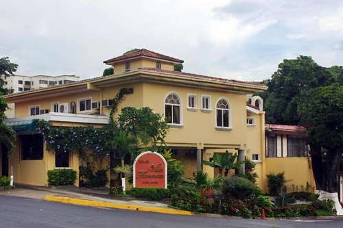 www.hotelvillaflorencia.com