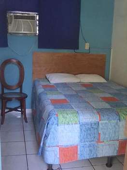 www.hotelhappyhouse.com