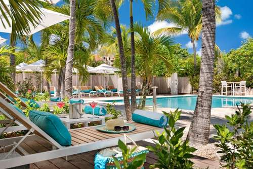 www.oasisgracebay.com