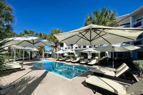 www.gracebaysuites.com