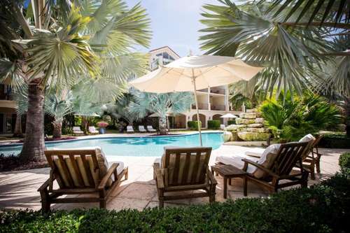 www.yourvilladelmar.com
