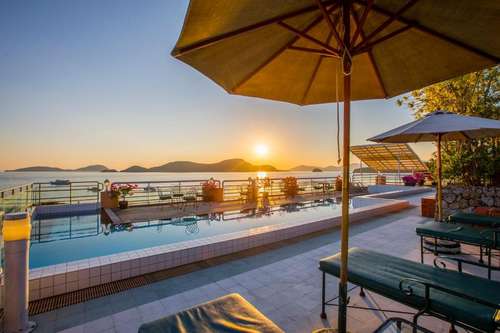 www.kantarybay-phuket.com
