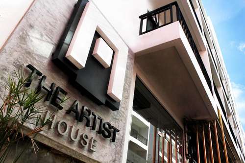 www.theartisthousephuket.com