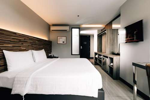 www.spenzahotelpratunam.com