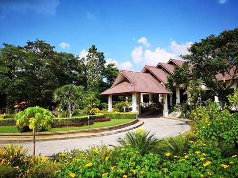 www.aekpailinhotel.com