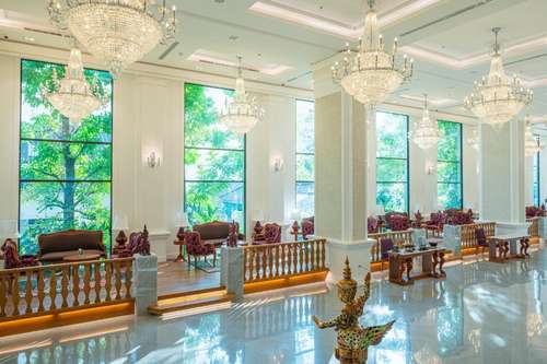 www.empresshotels.com