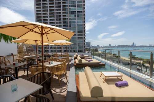 www.pattayaseaviewhotel.com
