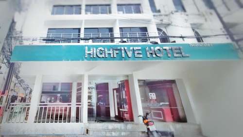 www.highfivehotel.com