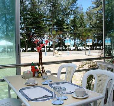 www.nicebeachhotel.com