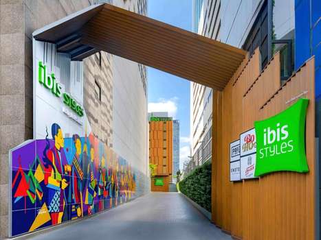 www.ibisstylesbangkoksilom.com