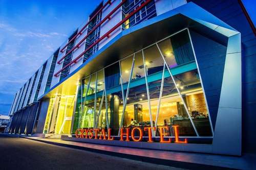 www.crystalhotelhatyai.com