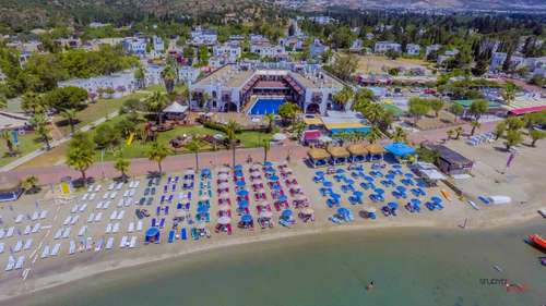 www.costagrouphotels.com