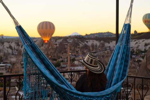 www.tulipcavesuites.com