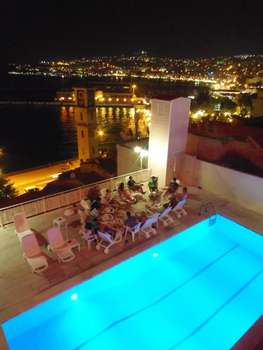 www.hotelstellakusadasi.com