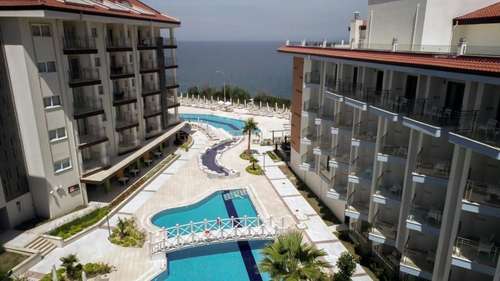 www.ramadahotelkusadasi.com
