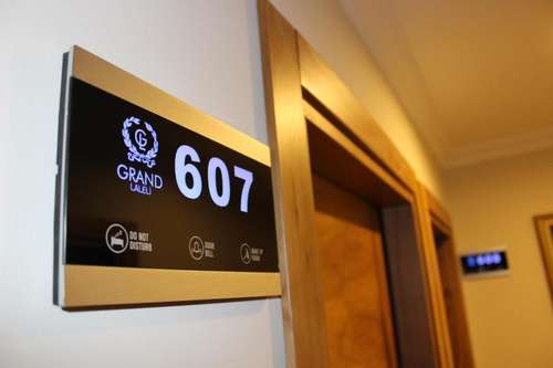 www.grandlalelihotel.com