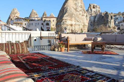 www.hanzadecavesuites.com