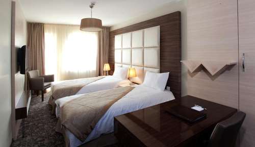 www.derpasuitehotel.com