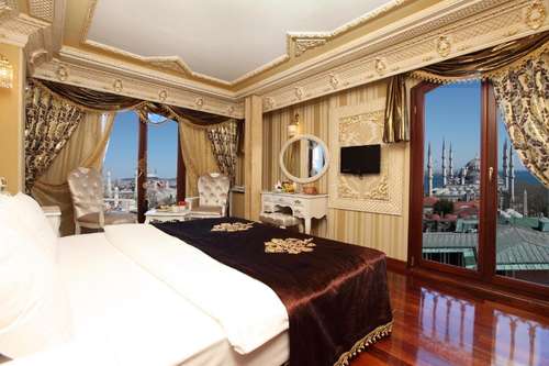 www.deluxegoldenhornhotel.com