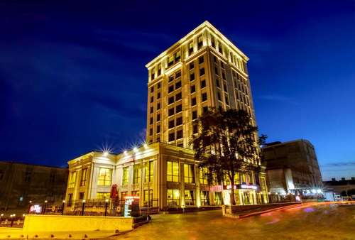 www.grandmakelhotel.com