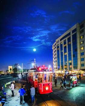 www.hoteltaksimsquare.com